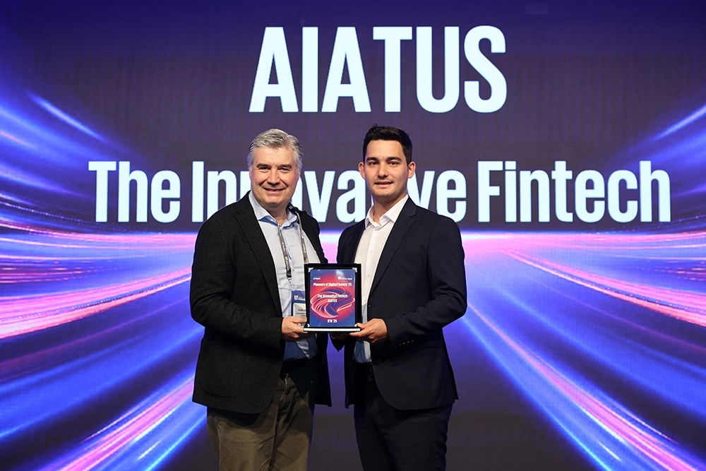 AIATUS receiving The Innovative Fintech award